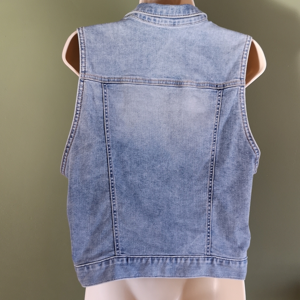 Brody Jeans Light Wash Denim Button Vest Medium Fit - Picture 6 of 11